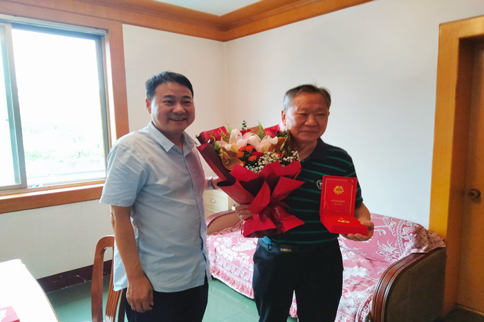 在党50周年.jpg